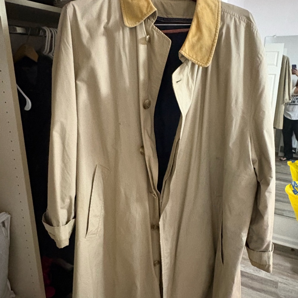 Brooks Brothers Beige Trench Coat with Tan Contrast Collar